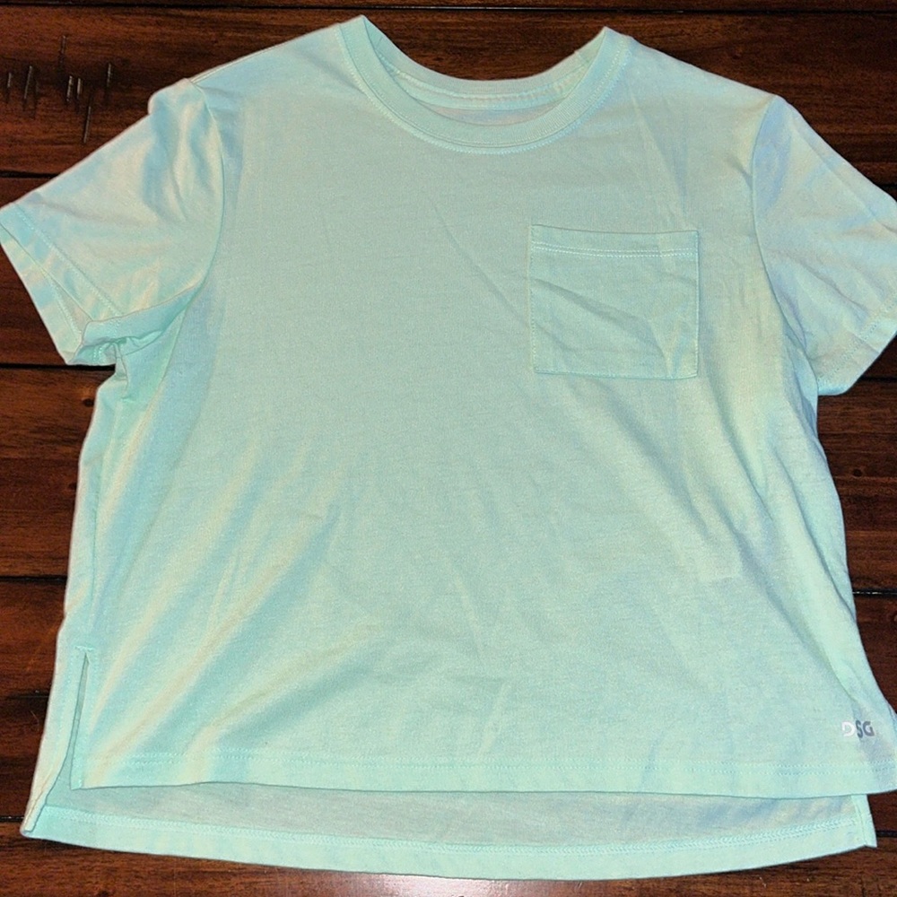 dicks sporting good green tee with pocket